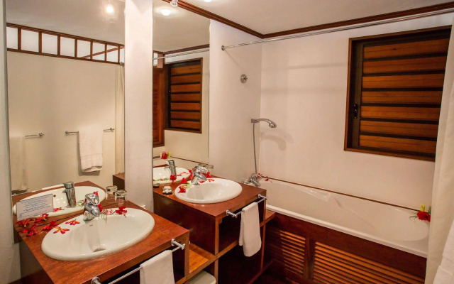 Oure Lodge Beach Resort