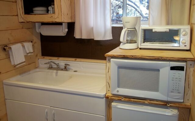 The Cedaredge Lodge