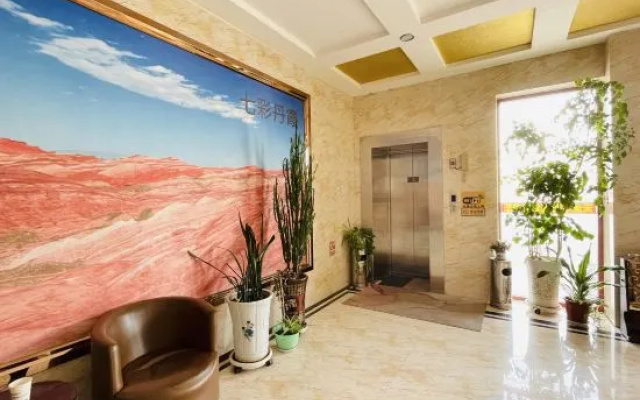 Colorful Danxia Tianyuan Hotel (Linze Railway Station) – Lobby – Zhangye