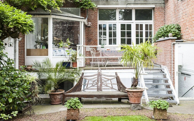 Guest House With Beautiful Garden