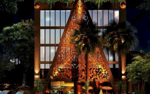 The Palm Boutique