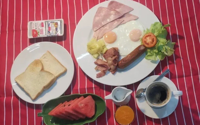 Harry's Bungalows & Restaurant