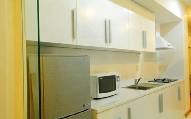 Lucky Residence Suites