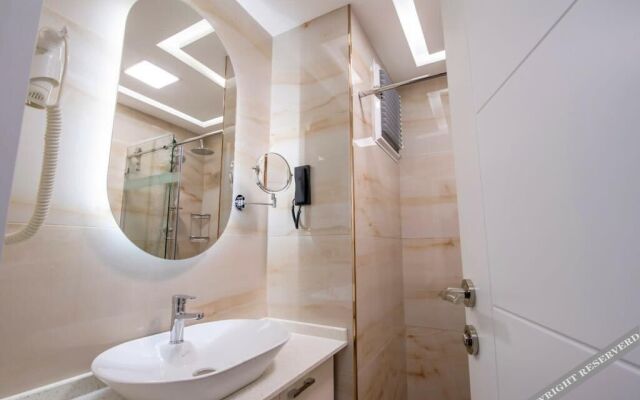 Maa Hotel and Suites