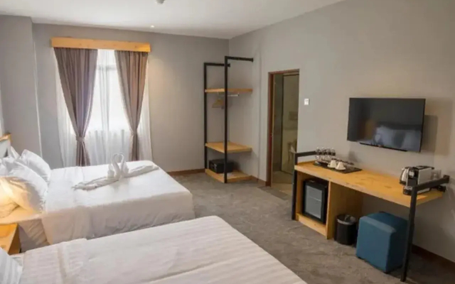 Redpine Boutique Hotel