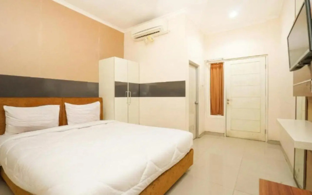 OYO 450 Semampir Residence