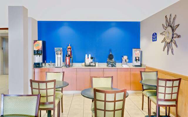 Microtel Inn & Suites by Wyndham Augusta/Riverwatch