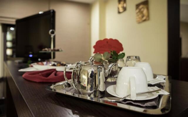 Manhattan Village Hotel