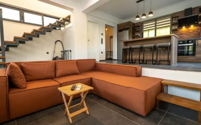 Marvelous Villa With Pool and Jacuzzi in Fethiye