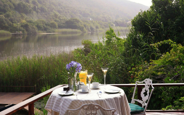 Moontide Guest Lodge