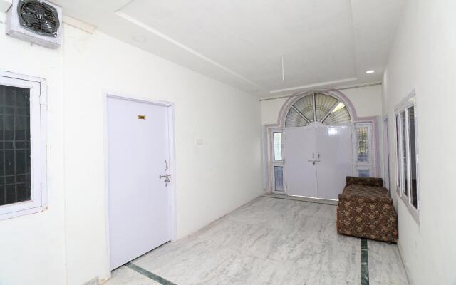 OYO Flagship 23207 Hotel Raj Shree