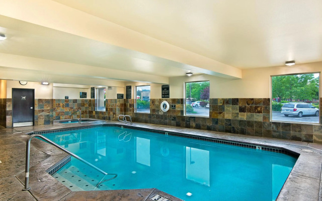 Oxford Suites Spokane Valley