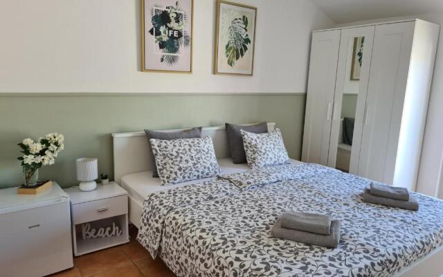 Apartment & Rooms Roza