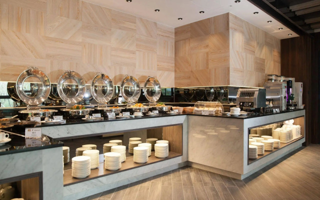 Holiday Inn Express Kaohsiung Love River by IHG