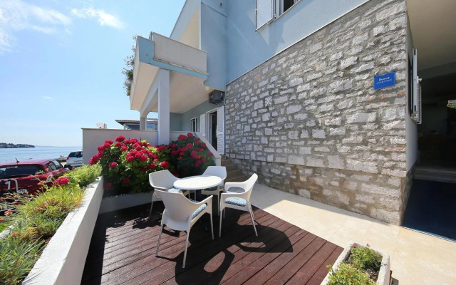 Punta Preko Apartments