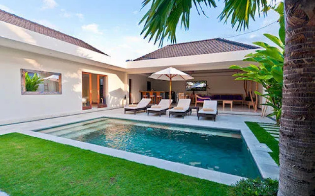 Villa Bugis Kayu Aya Seminyak