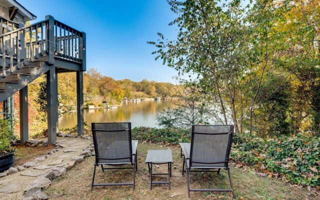 Lakefront Landrum Home w/ Deck, Fire Pit & Kayaks!