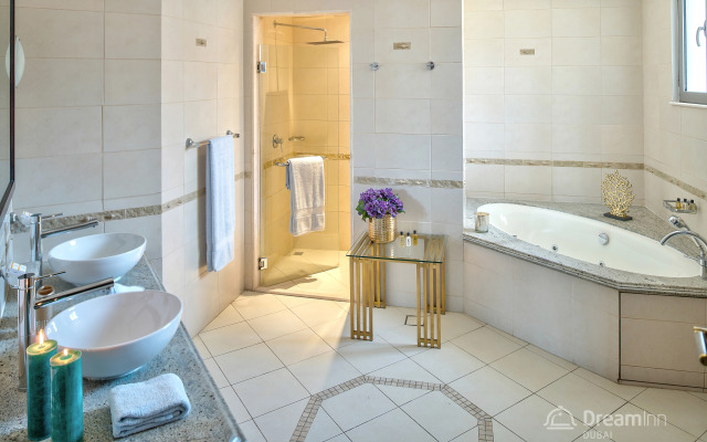 Dream Inn Dubai - Palm Villa Frond P