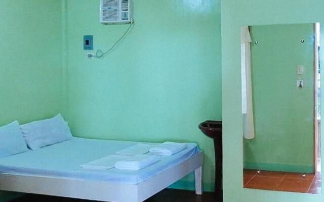 RedDoorz at July's Haven Seaside Pension Camiguin