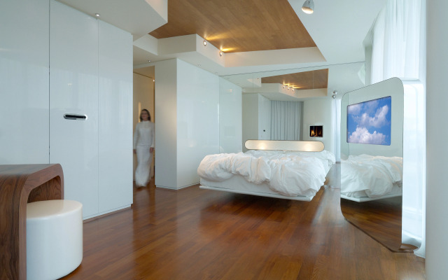 i-Suite Hotel