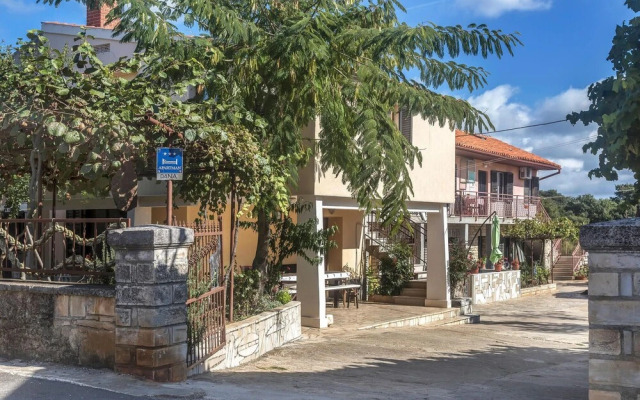 Stunning Apartment in Valtura With 1 Bedrooms