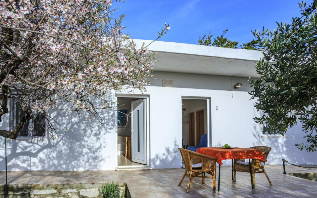 Bungalow In Sumartin, With Garden, Near The Sea