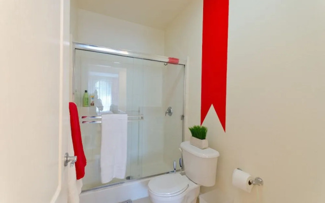 Downtown LA City View Suite