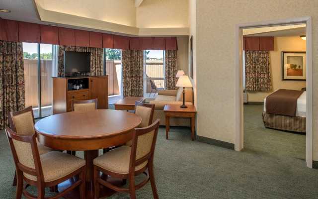 Red Lion Hotel Pasco Airport & Conference Center