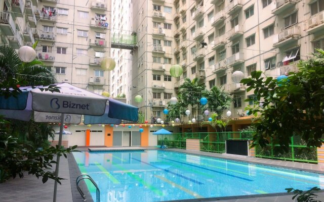 Homey and Stylist 1BR Gading Icon Apartment