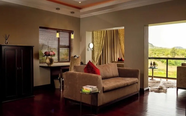 Royal Mukumbura Boutique Hotel