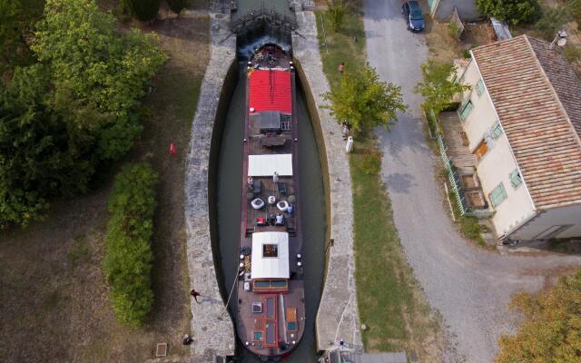 Péniche D'hôtes "Mirage"