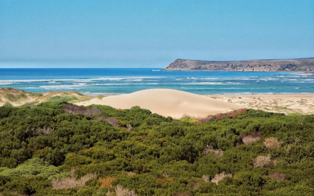 Pole Pole holiday home