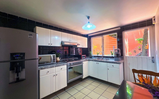 Casita in Coyoacan Comfort and Location