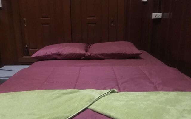 Matharak Resort Kaeng Hin Poeng
