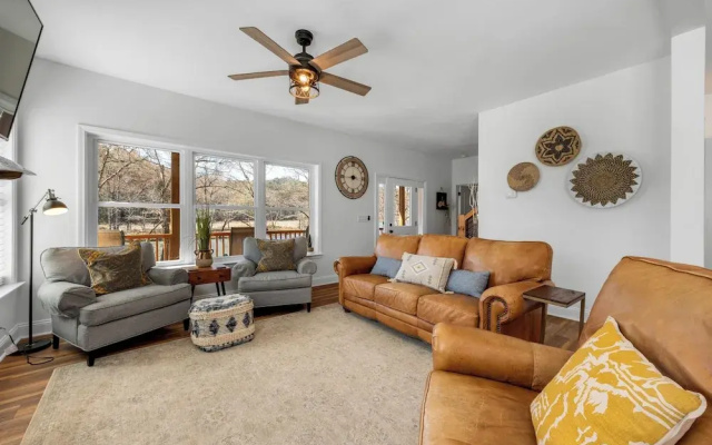 Charming Murphy House With Deck & River Views!