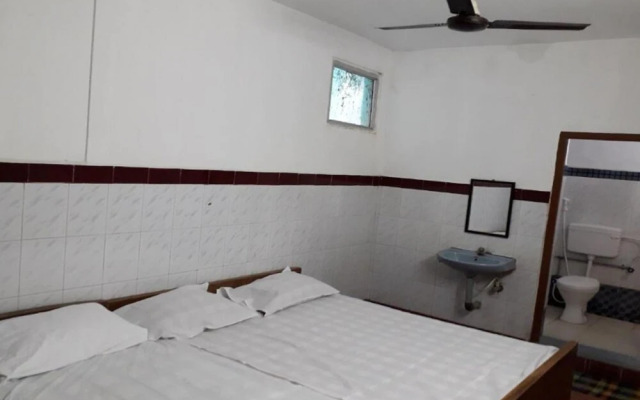 Parisha Residency - Temple Side Hotel