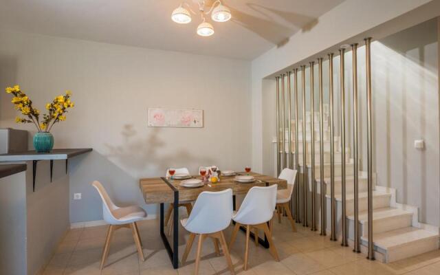 Astarte Villas - Asante 5 Bedroom Villa with Private Pool