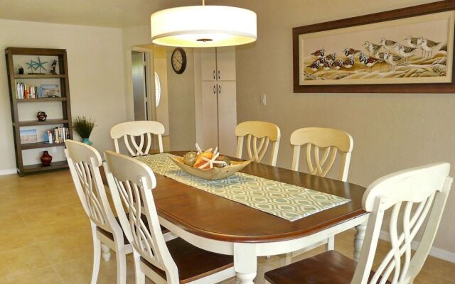 Waterfront Home With Pool and Western Exposure