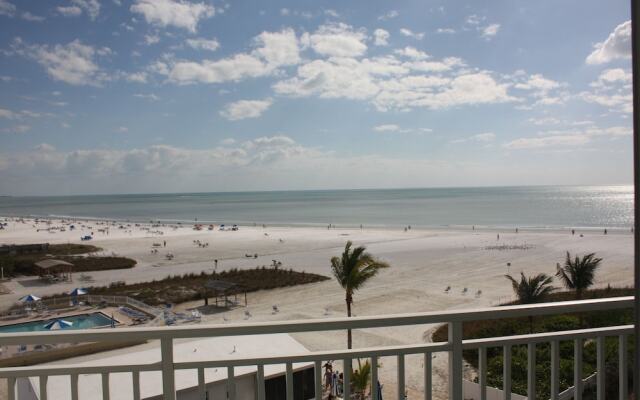 Jamaica Royale - 503 - 2 Br Condo