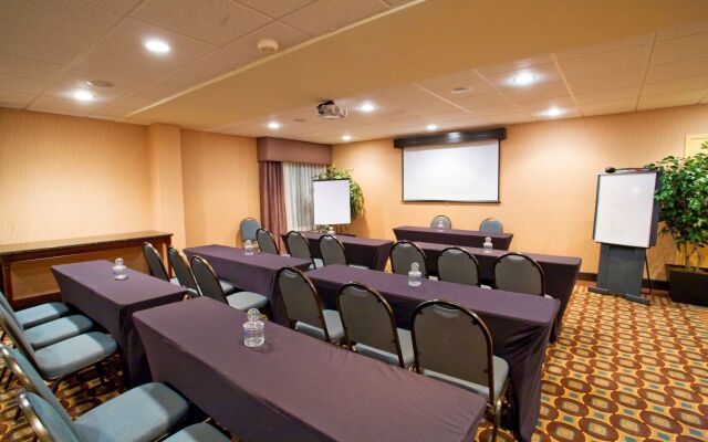 Hampton Inn Atlanta - Newnan