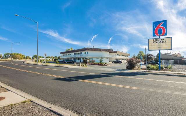 Motel 6 Moses Lake, WA