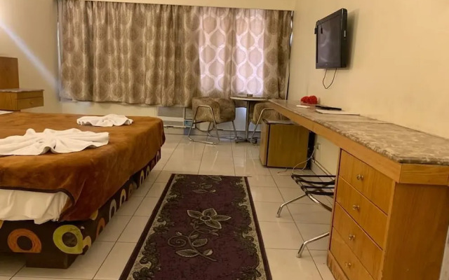 Kanzy Hotel
