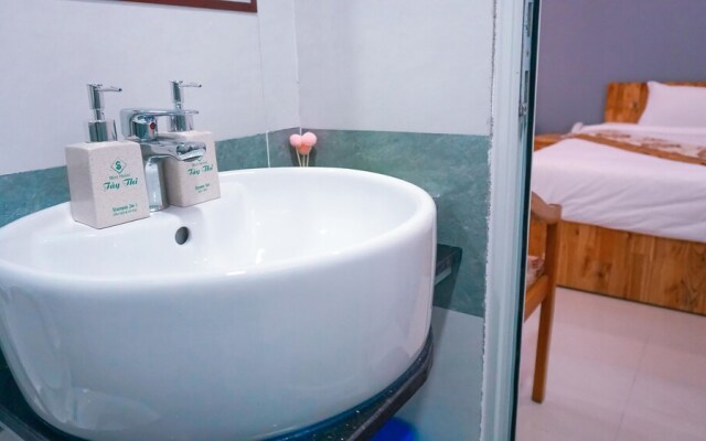 Tay Thi Hotel 2