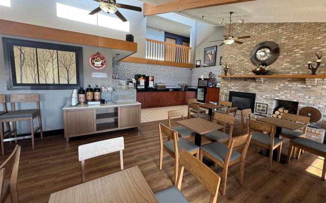 AmericInn by Wyndham Albert Lea