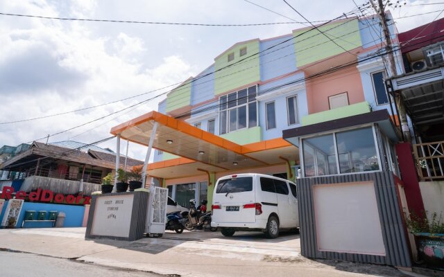 RedDoorz Syariah near Taman Siring 2