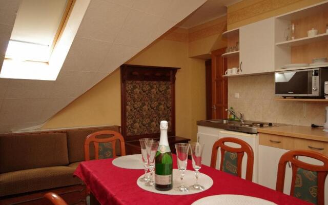 Burg Apartmanház