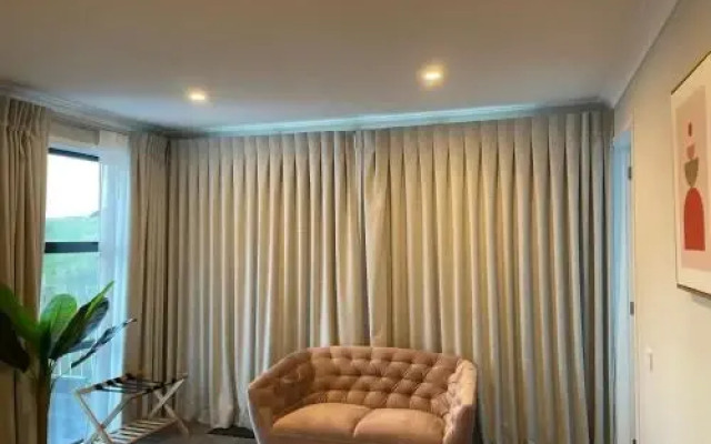 Mountain View Room