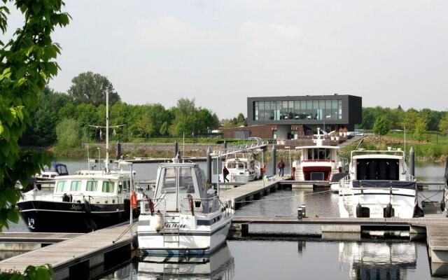 Wellness House With Solarium, in Water Area