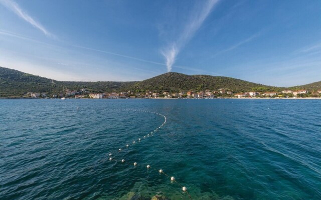 Amazing Home in Vinisce With Wifi and 2 Bedrooms
