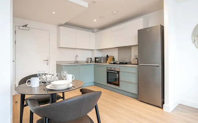 Modern Flat Near City Centre
